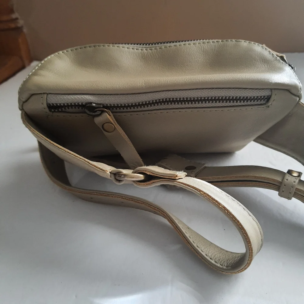 MANDRN Remy Belt Bag - Picture 2 of 6